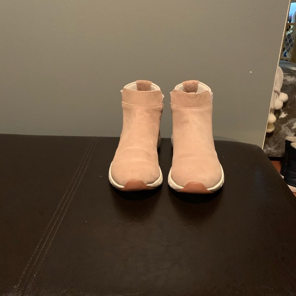 Reebok Shoes - SOLD//Reebok DMX Foam (women’s S 7 1/2)